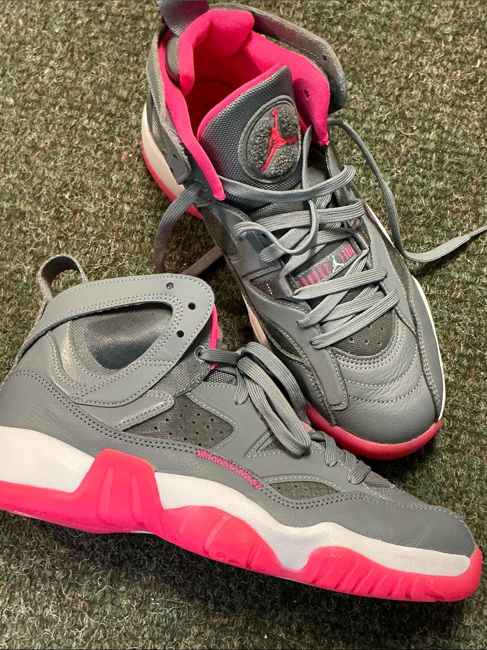 Jordan - (WMNS) Air Jordan Jumpman Two Trey 'Cool Grey Hyper Pink'